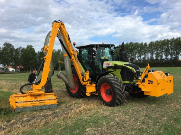 Herder Cavalier MBK maaiarm (armmaaier) op Claas tractor