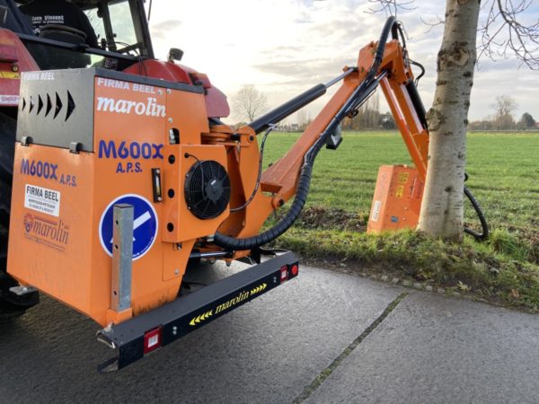 Marolin M 600 maaiarm (armmaaier) met klepelmaaier op Steyr tractor