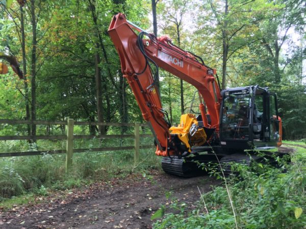 Stronkenfrees SCE-550H Herder-Fermex op Hitachi graafmachine