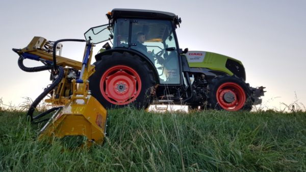 Marolin M 380 maaiarm (armmaaier) op Claas tractor