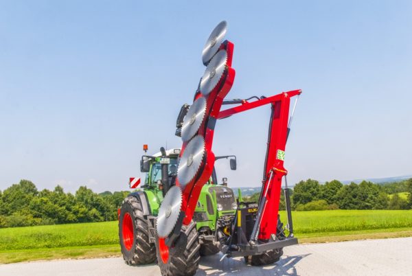 Elkaer HK Pro X snoeiarm op Fendt tractor
