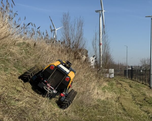 Klepelmaaier op werktuigdrager CR10 Herder