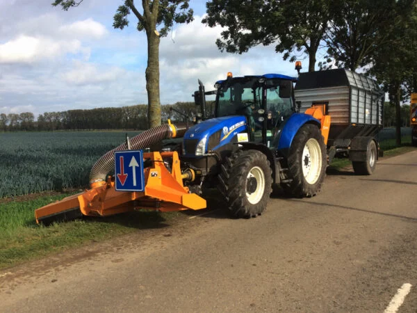 Votex Jumbo Frontline Modulair klepelmaaier op New Holland tractor